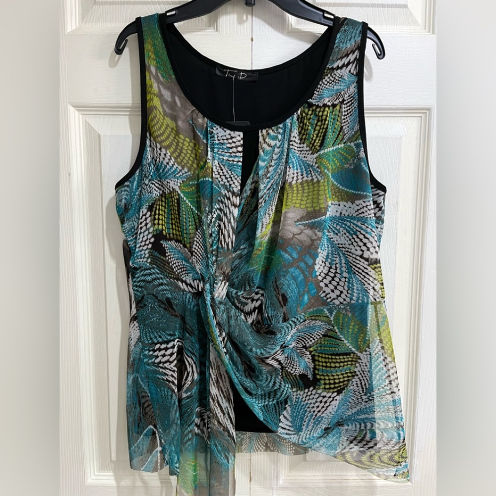 Tania D Sleeveless Printed Top in Size Medium